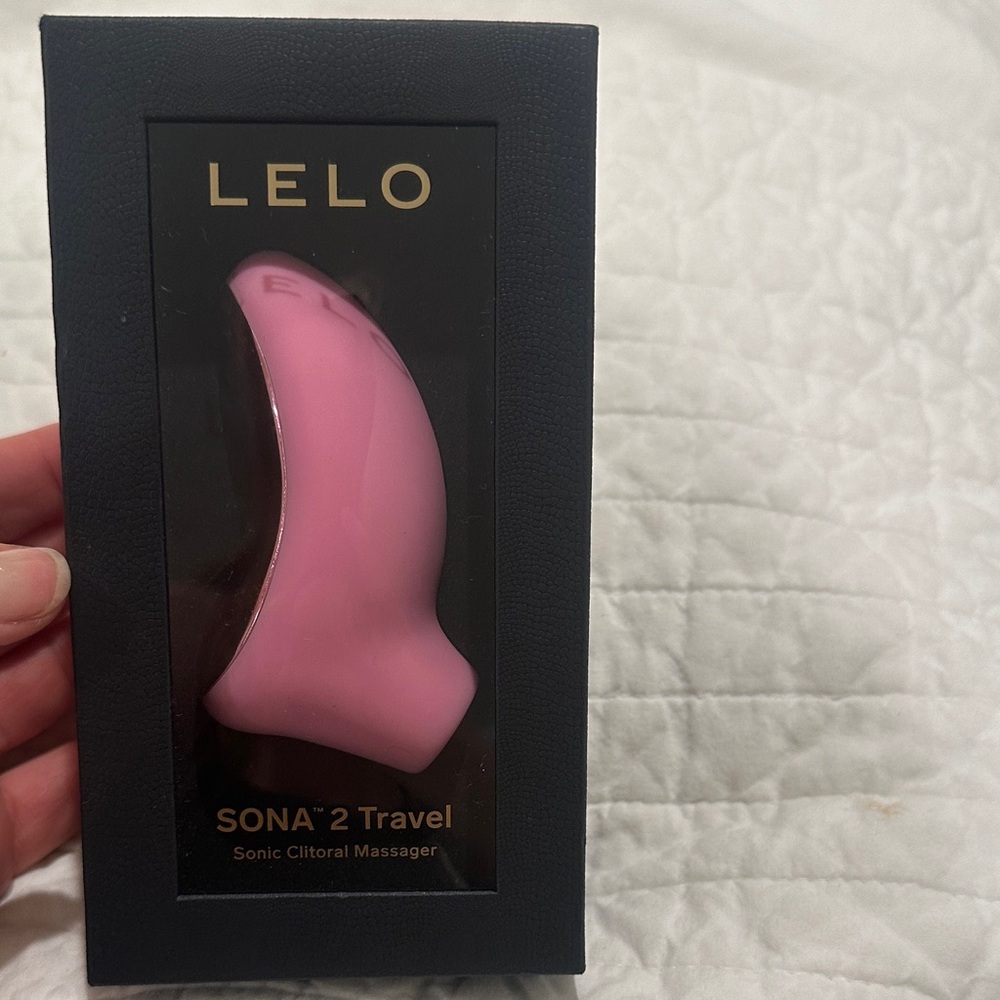 LELO SONA 2 Travel Sonic Clitoral Massager - Pink